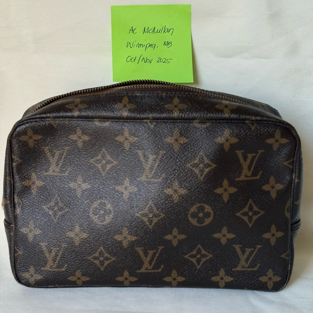 Louis Vuitton Trousse 23